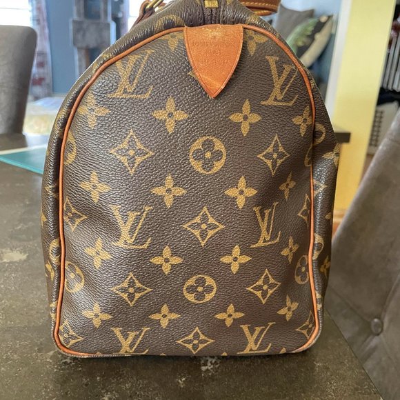 Authentic Louis Vuitton Monogram Speedy 30 - Picture 5 of 14